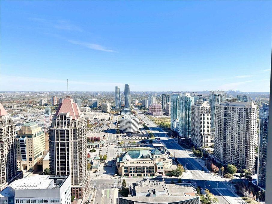 3 Bedrooms Condo at 510 Curran, Mississauga For sale