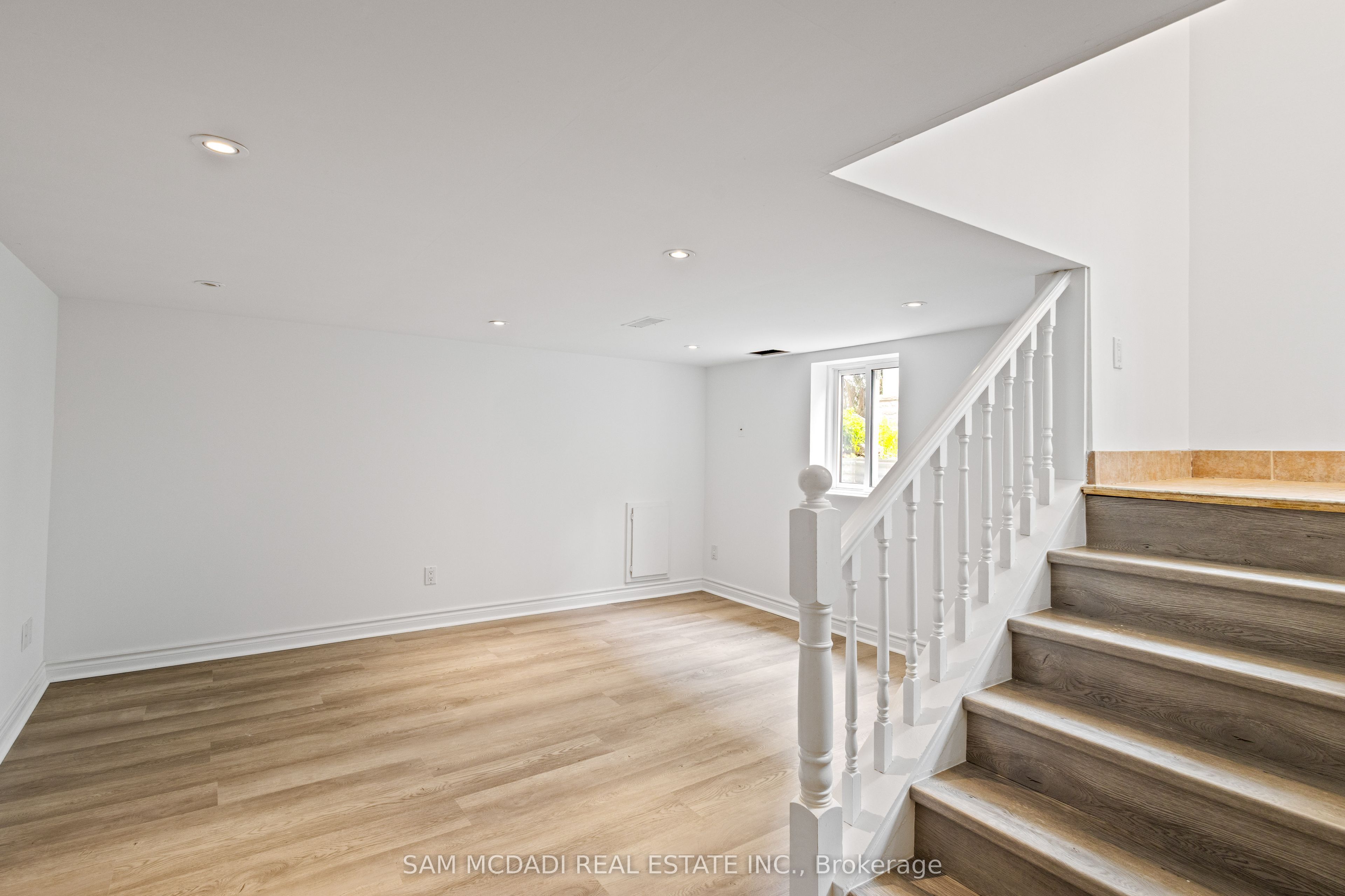 8 Wesley Crescent