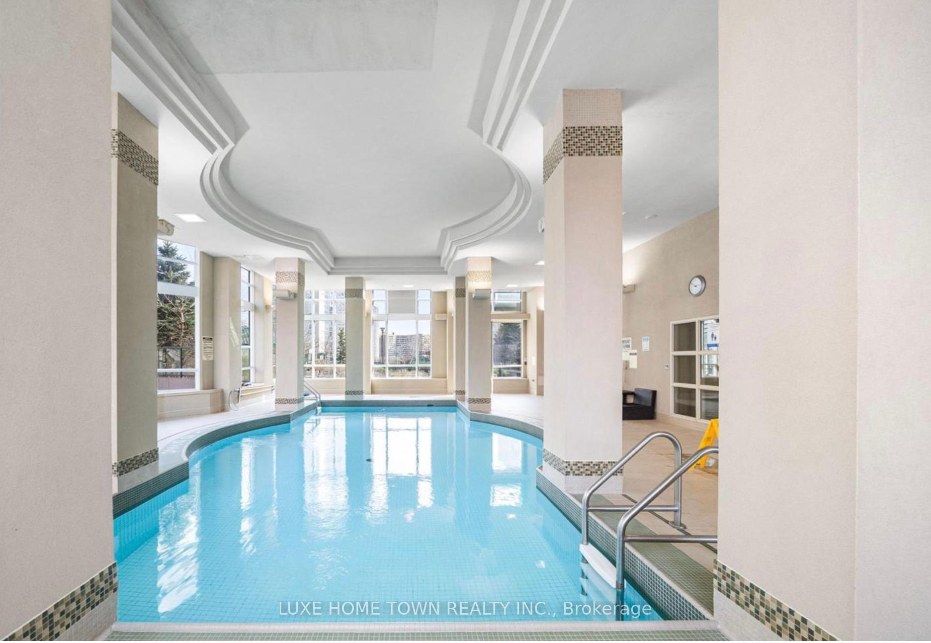2 Bedrooms Condo at 208 Enfield, Mississauga For sale