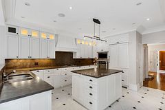 8 Binscarth Road
