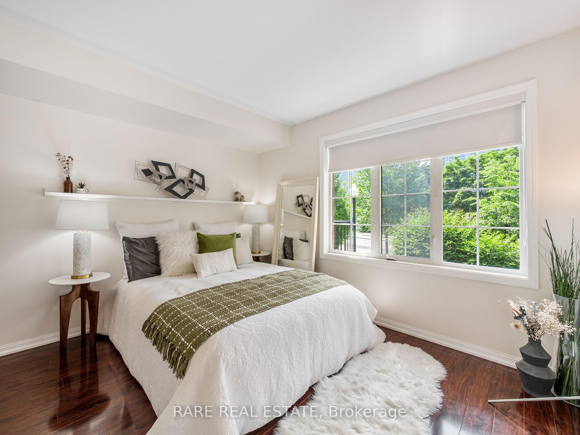 2 Bedrooms Condo at 60 Douro, Toronto For sale