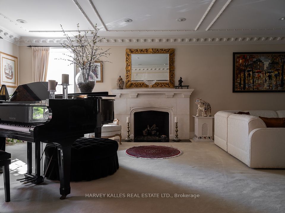 250 Warren Road
