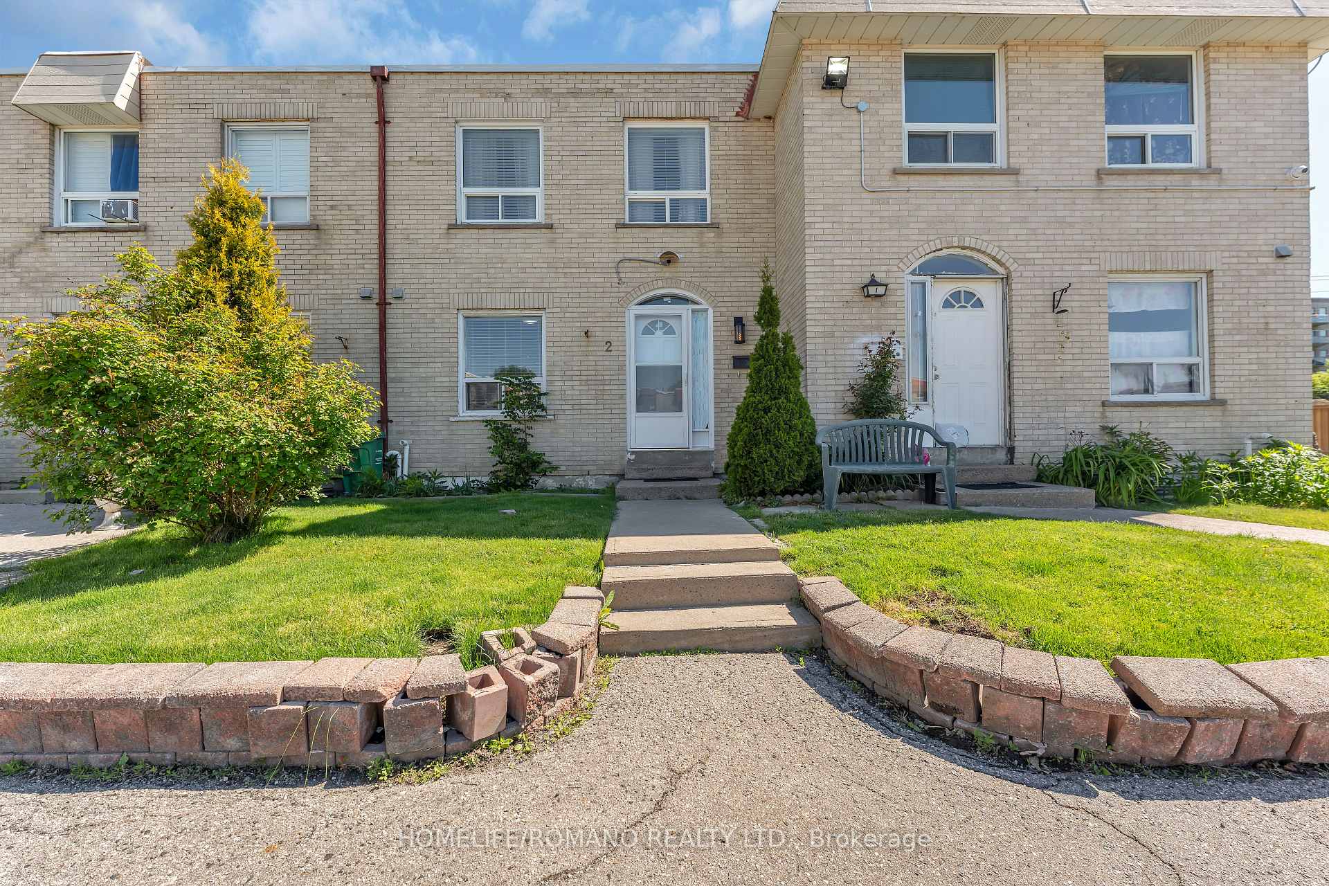 4 Bedrooms Condo at 7440 Goreway, Mississauga For sale