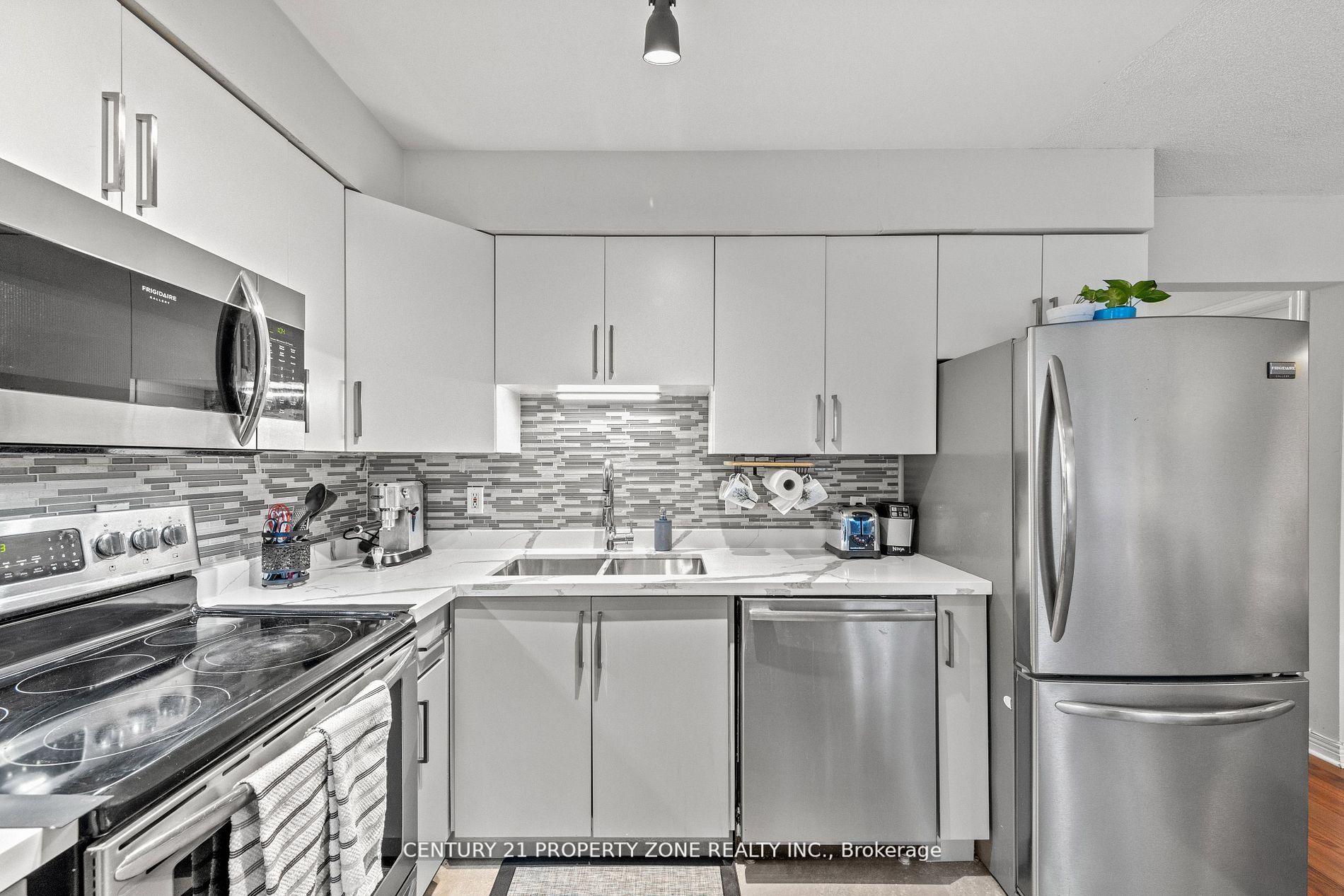 4 Bedrooms Condo at 280 Limeridge, Hamilton For sale