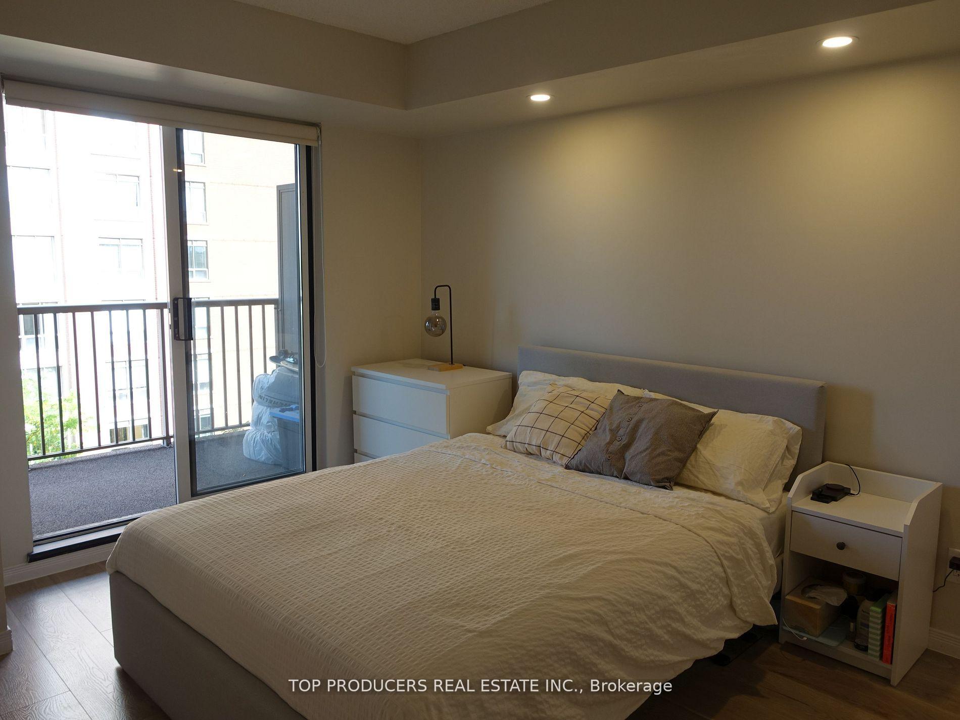 1 Bedroom Condo at 51 Harrison Garden,  Toronto For sale