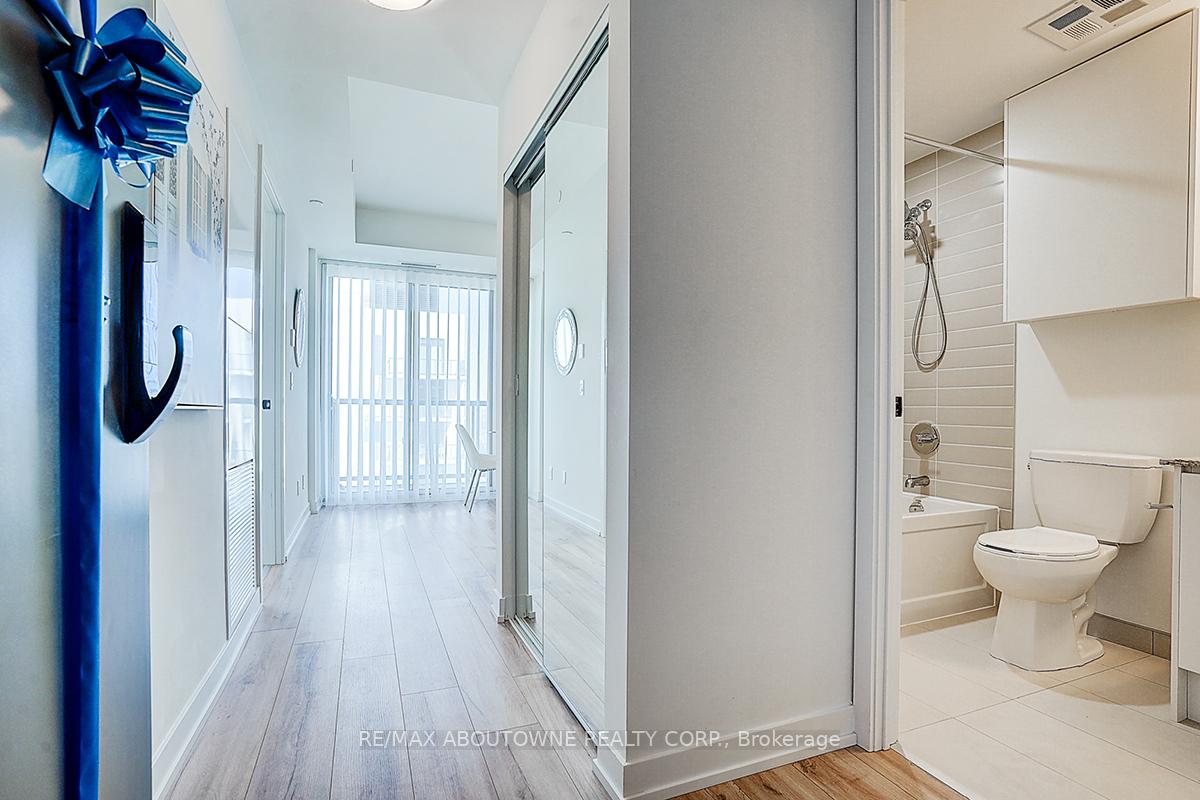 1 Bedroom Condo at 335 Wheat Boom,  Oakville For sale