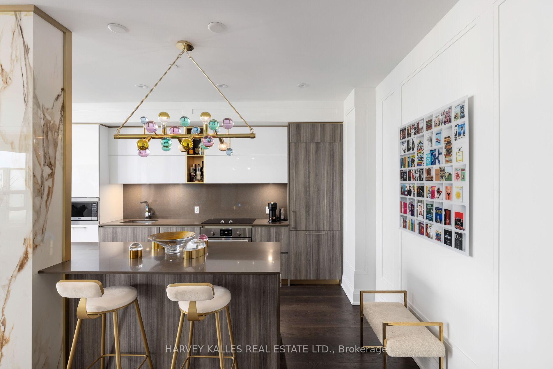 151 Avenue Road 805