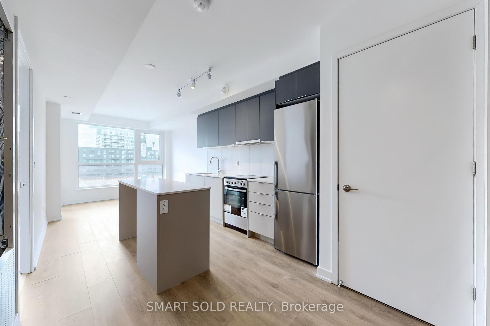 3 Bedrooms Condo at 8 Tippett, Toronto For sale