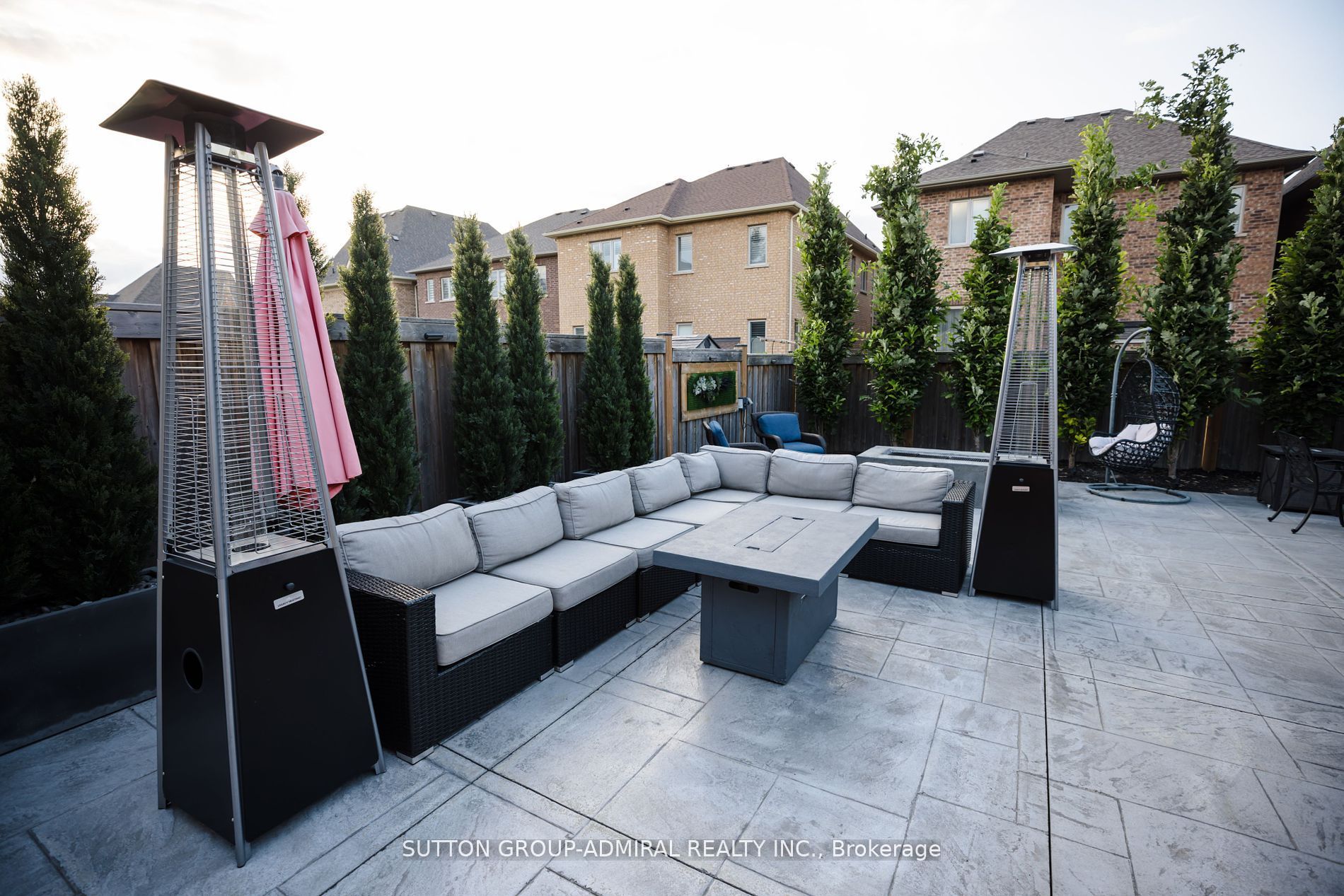 62 Bond Crescent