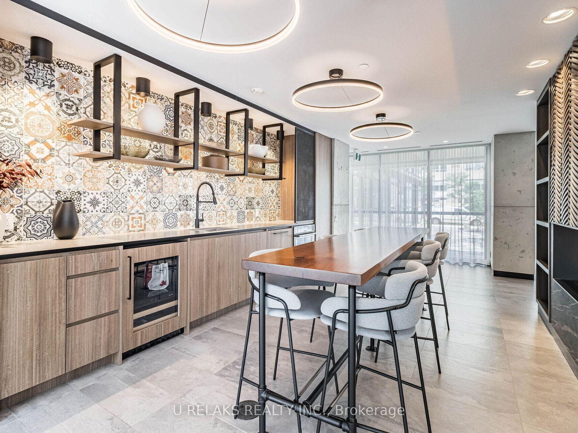 2 Bedrooms Condo at 251 Manitoba,  Toronto For sale