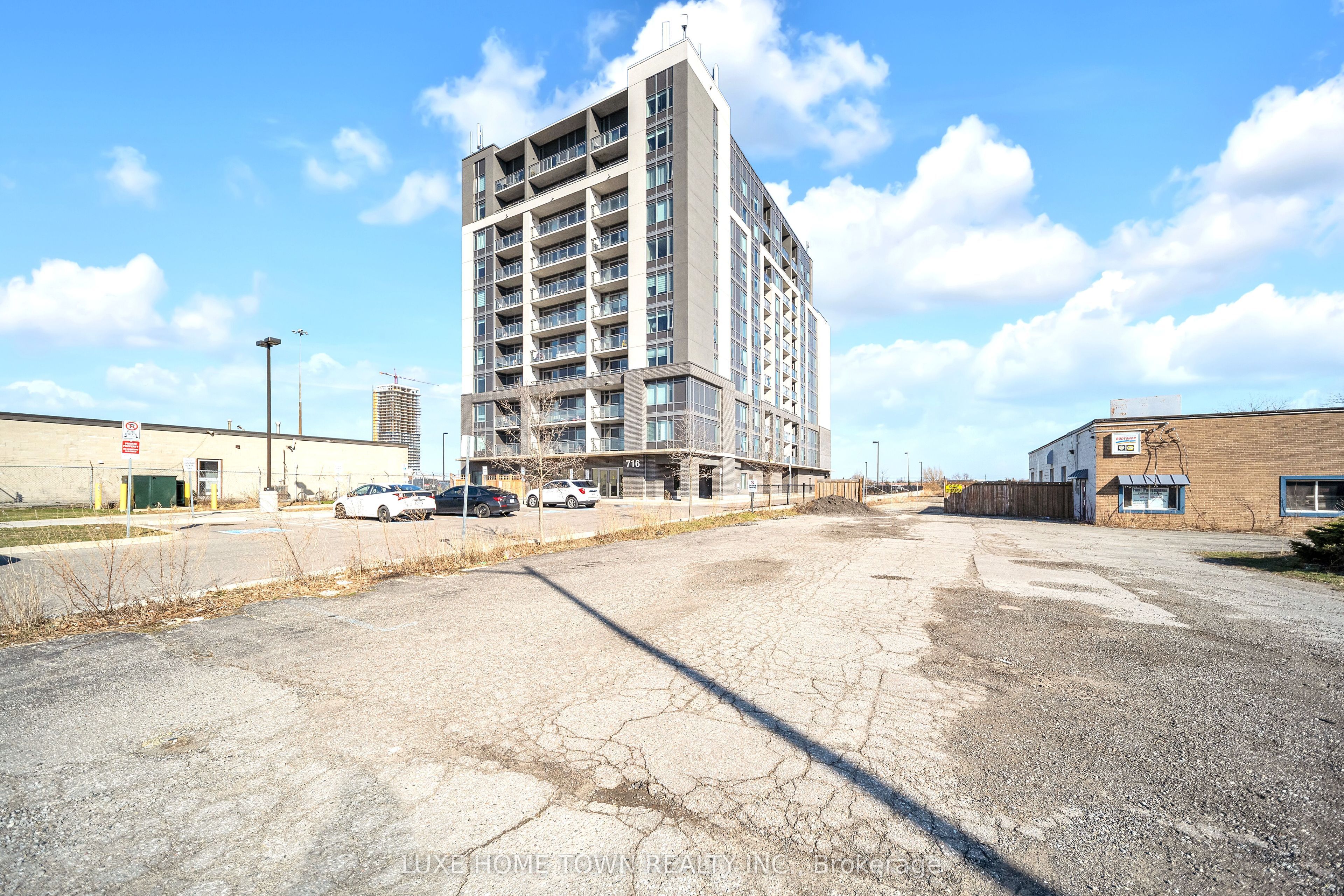716 Main Street E, #801