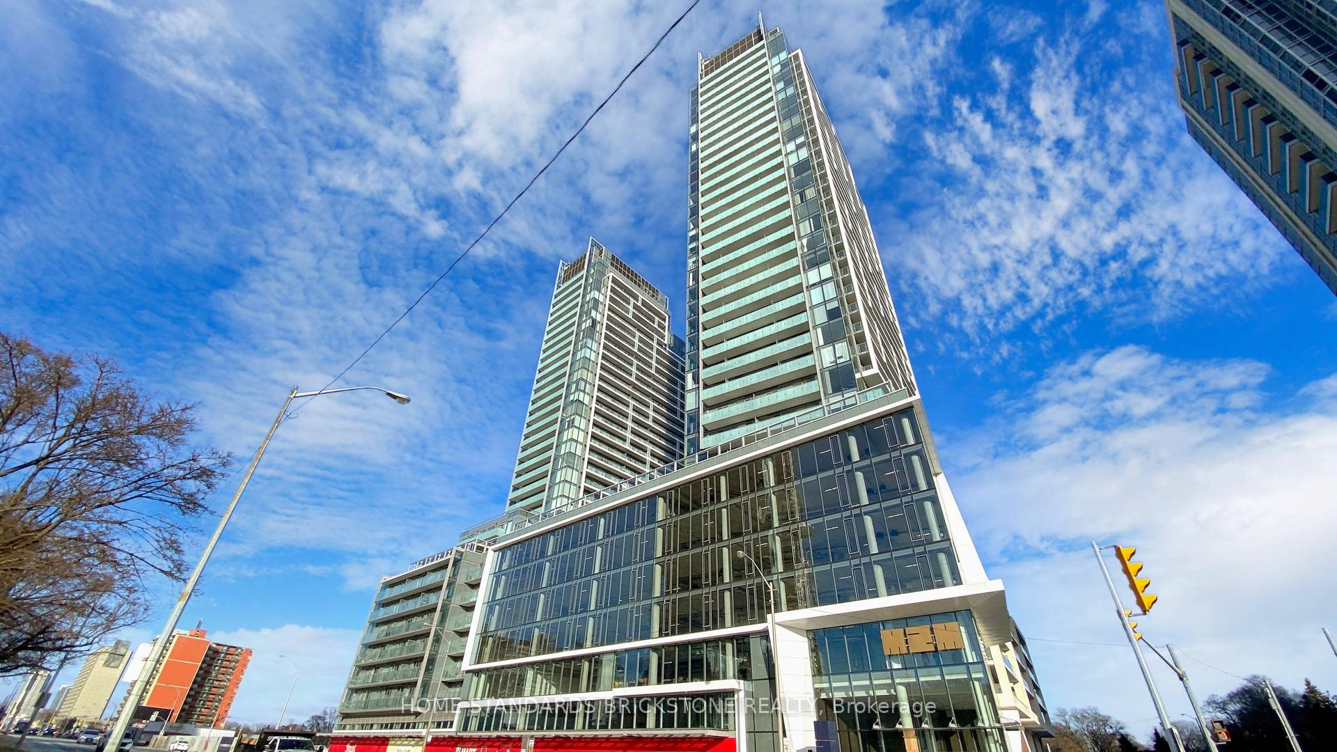 3 Bedrooms Condo at 7 Golden Lion, Toronto For sale