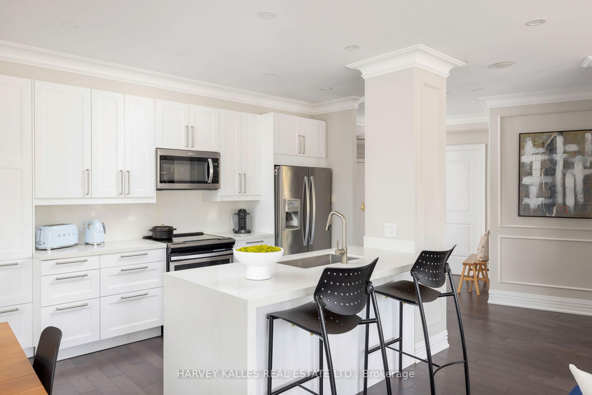 2 Bedrooms Condo at 3085 Bloor, Toronto For sale