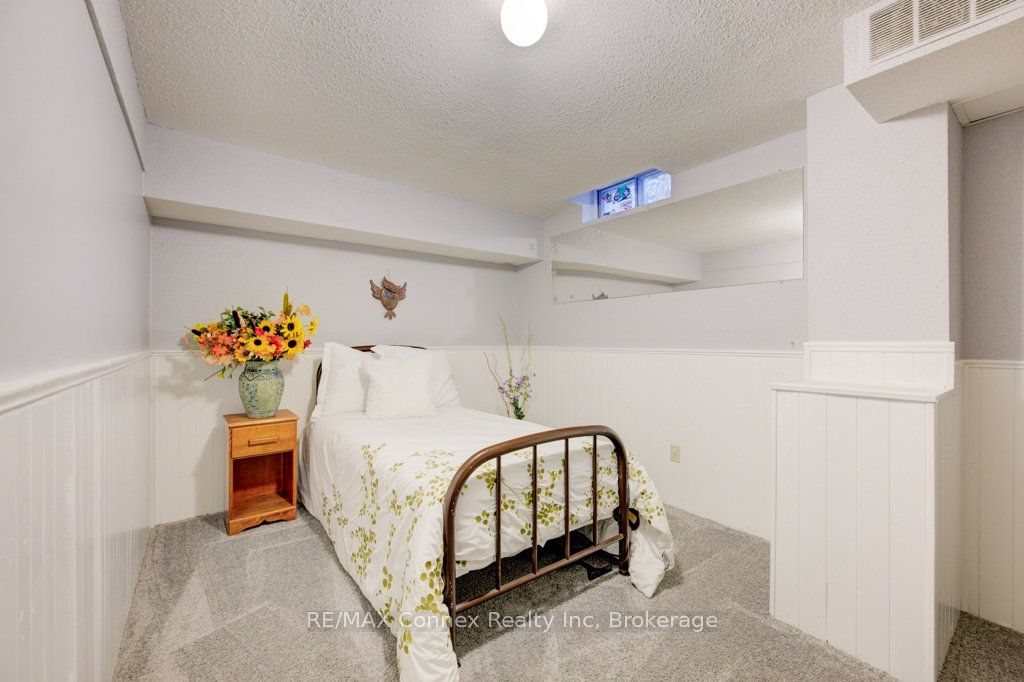 59 Rosebud Avenue