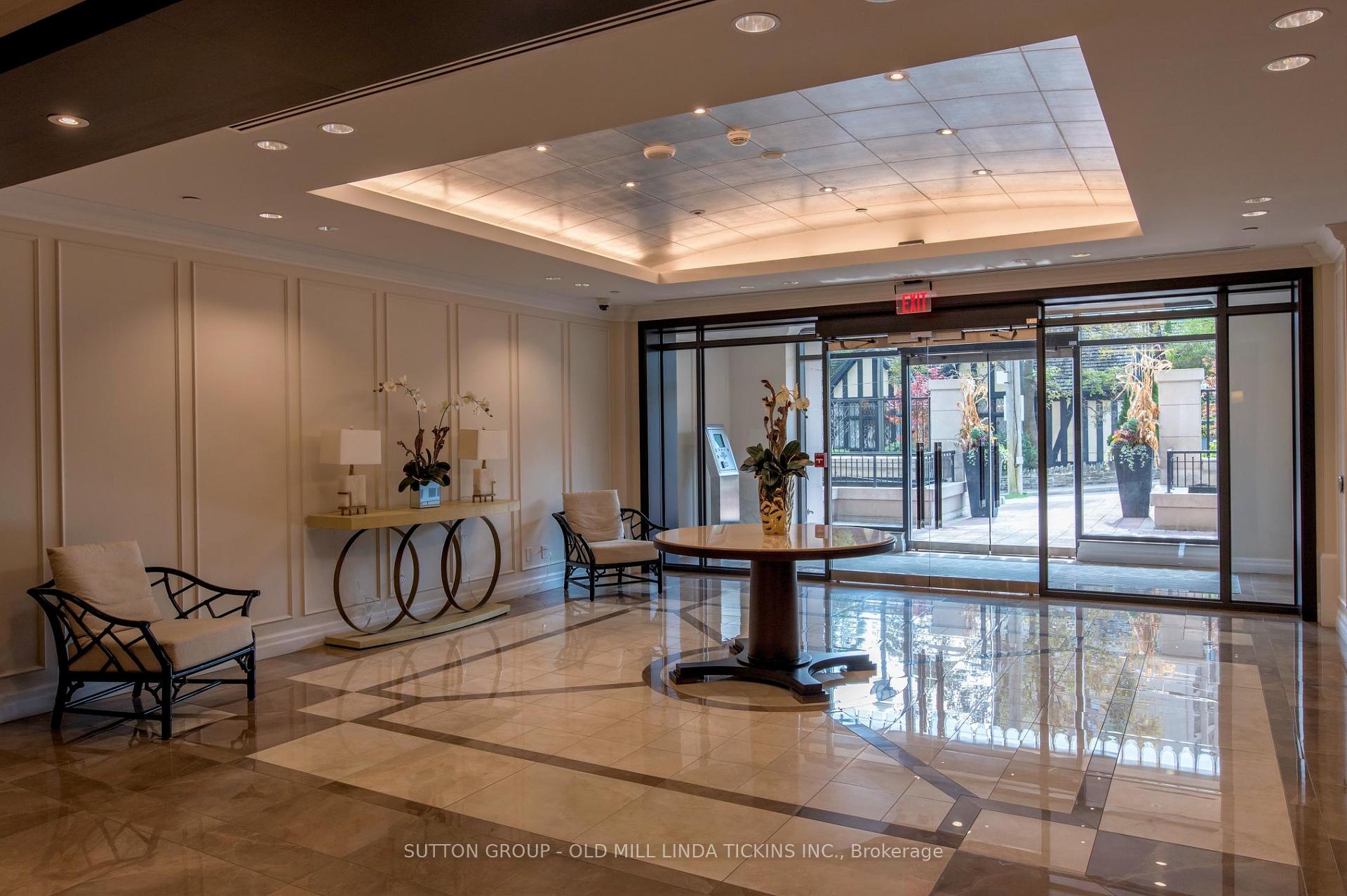 2 Bedrooms Condo at 30 Old Mill, Toronto For sale