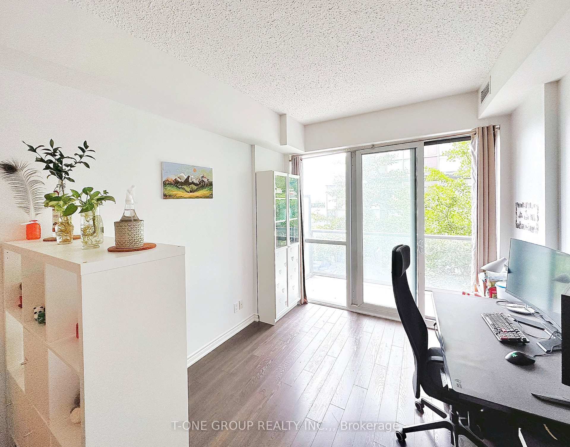 1 Bedroom Condo at 15 James Finlay, Toronto For sale
