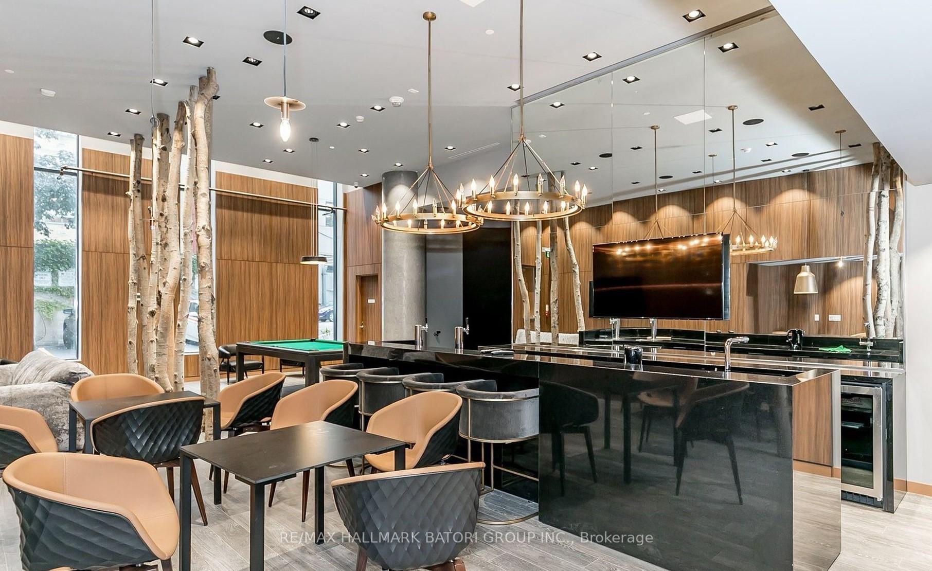 2 Bedrooms Condo at 161 Roehampton,  Toronto For sale