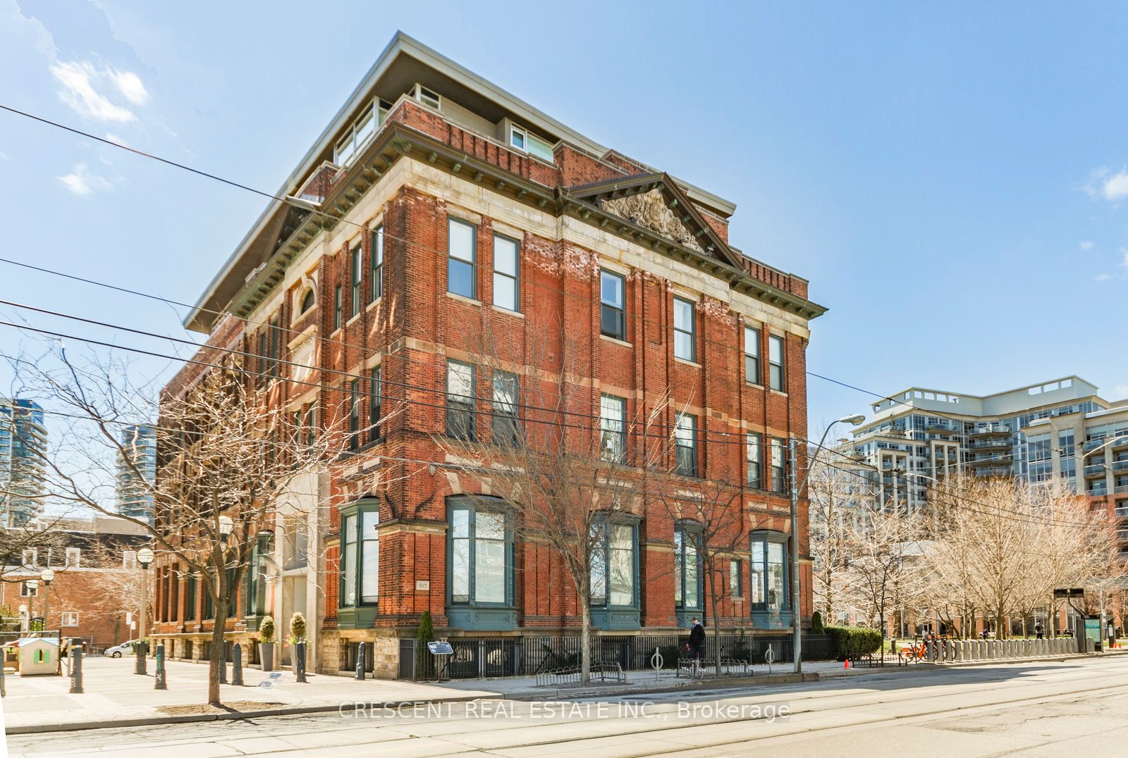 915 King Street W, #208