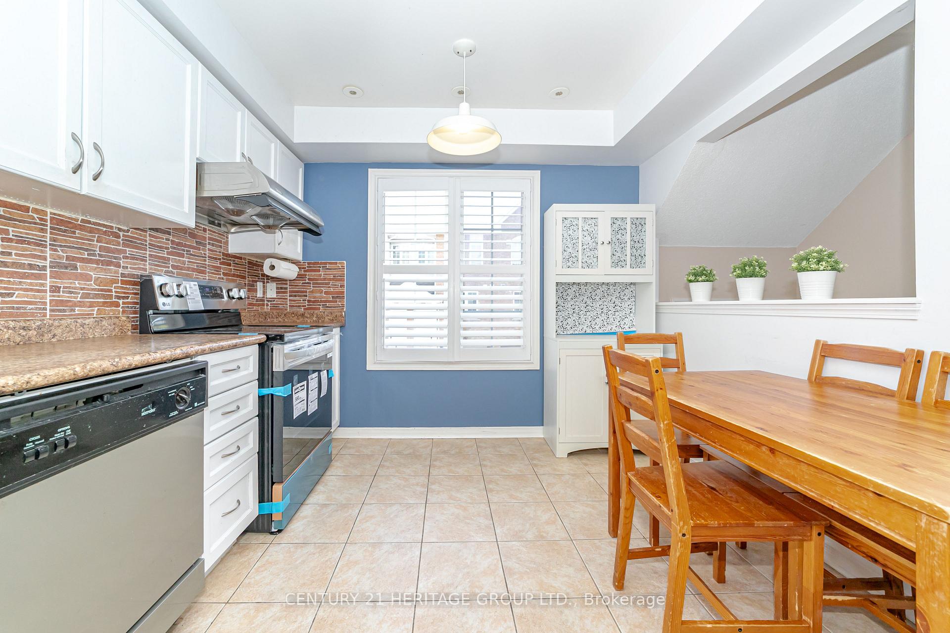 4 Bedrooms Condo at 2780 Eglinton, Toronto For sale