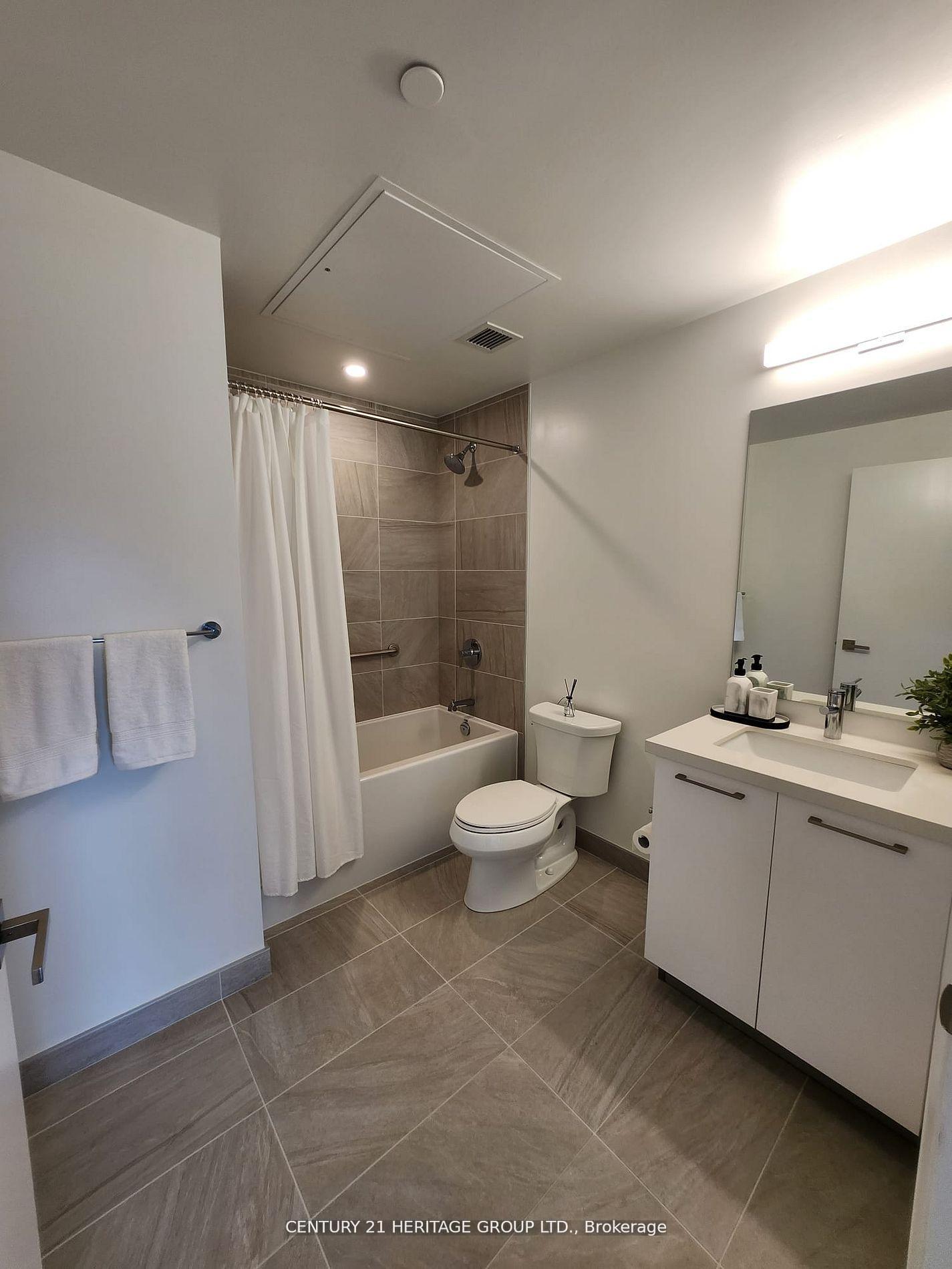 2 Bedrooms Condo at 33 Frederick Todd, Toronto For sale