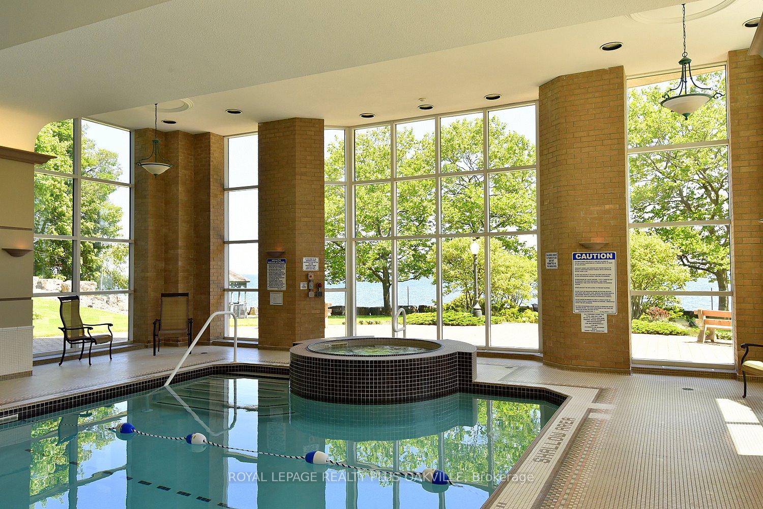 2 Bedrooms Condo at 2190 Lakeshore, Burlington For sale