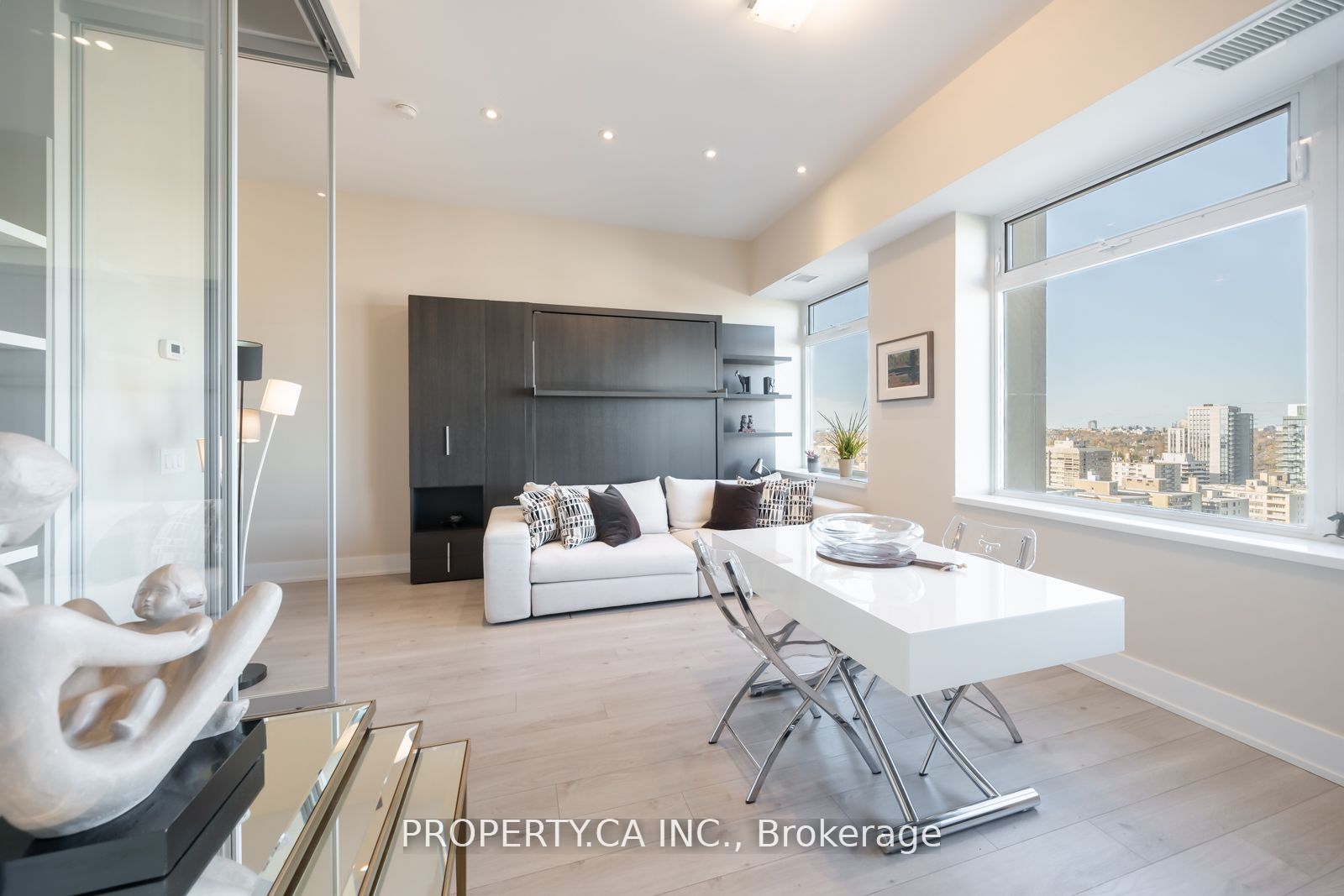 111 St Clair Avenue W, #1728