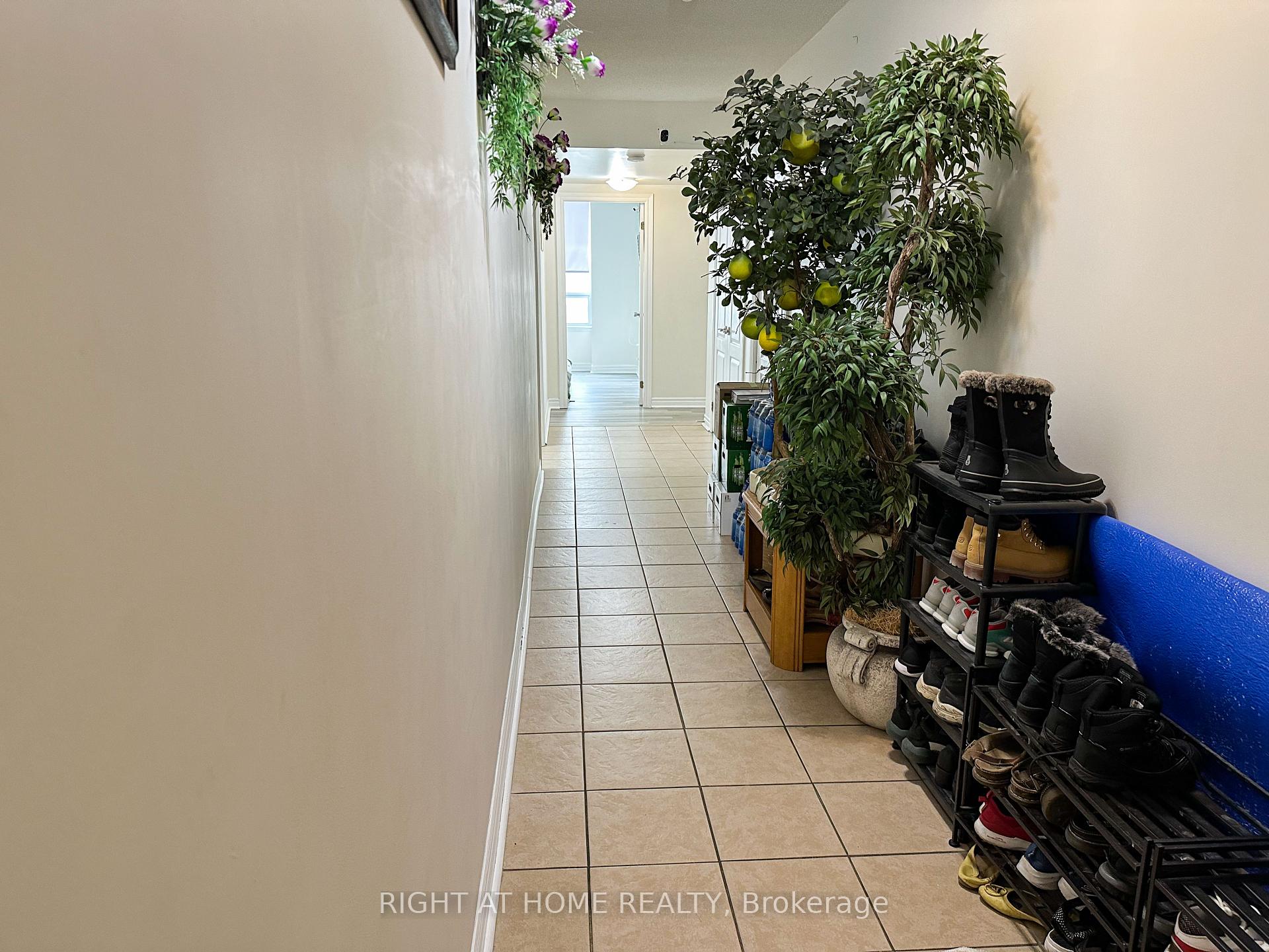 3 Bedrooms Condo at 2088 Lawrence, Toronto For sale
