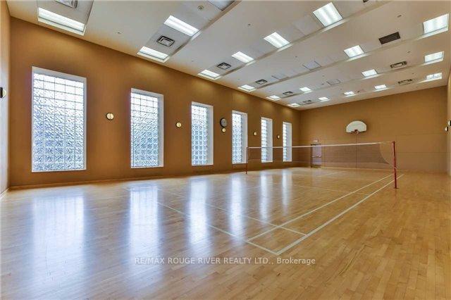 2 Bedrooms Condo at 11 Lee Centre, Toronto For sale