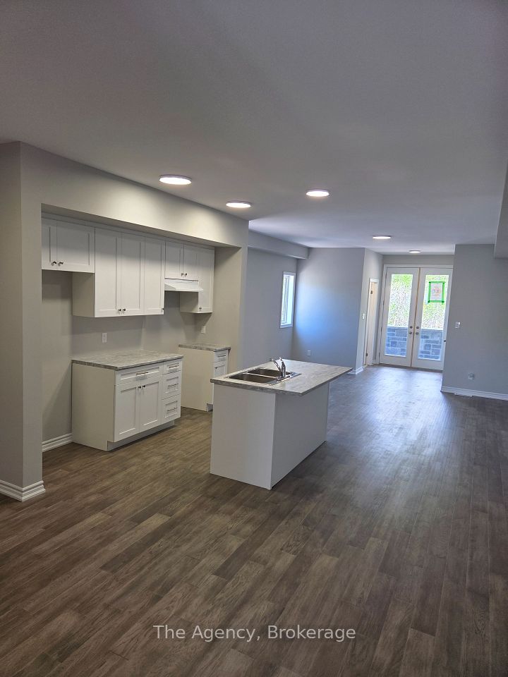 #A - 83 Superior Street, Welland, ON L3B 3A6