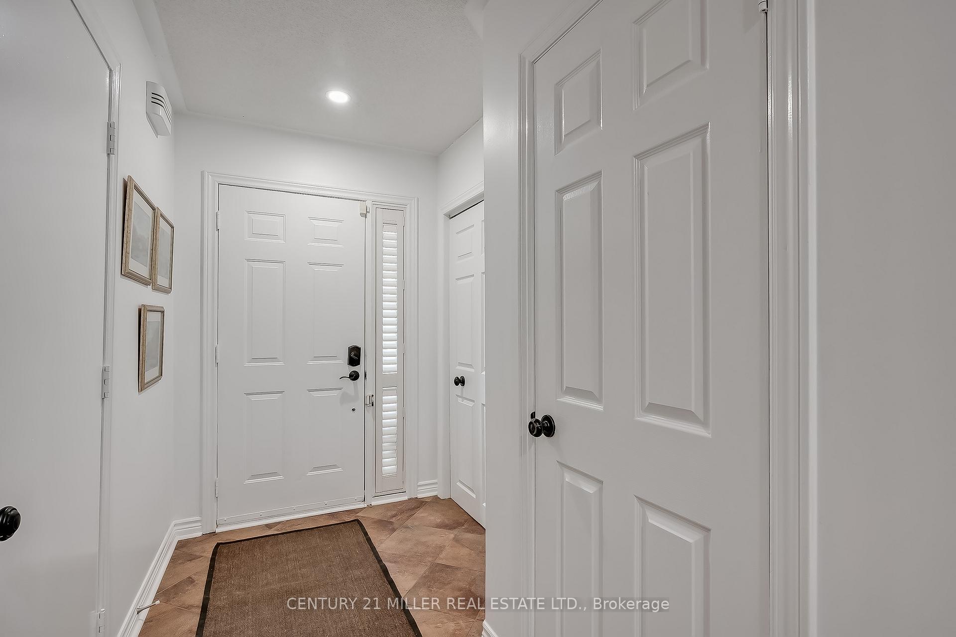 3 Bedrooms Condo at 1240 Westview, Oakville For sale