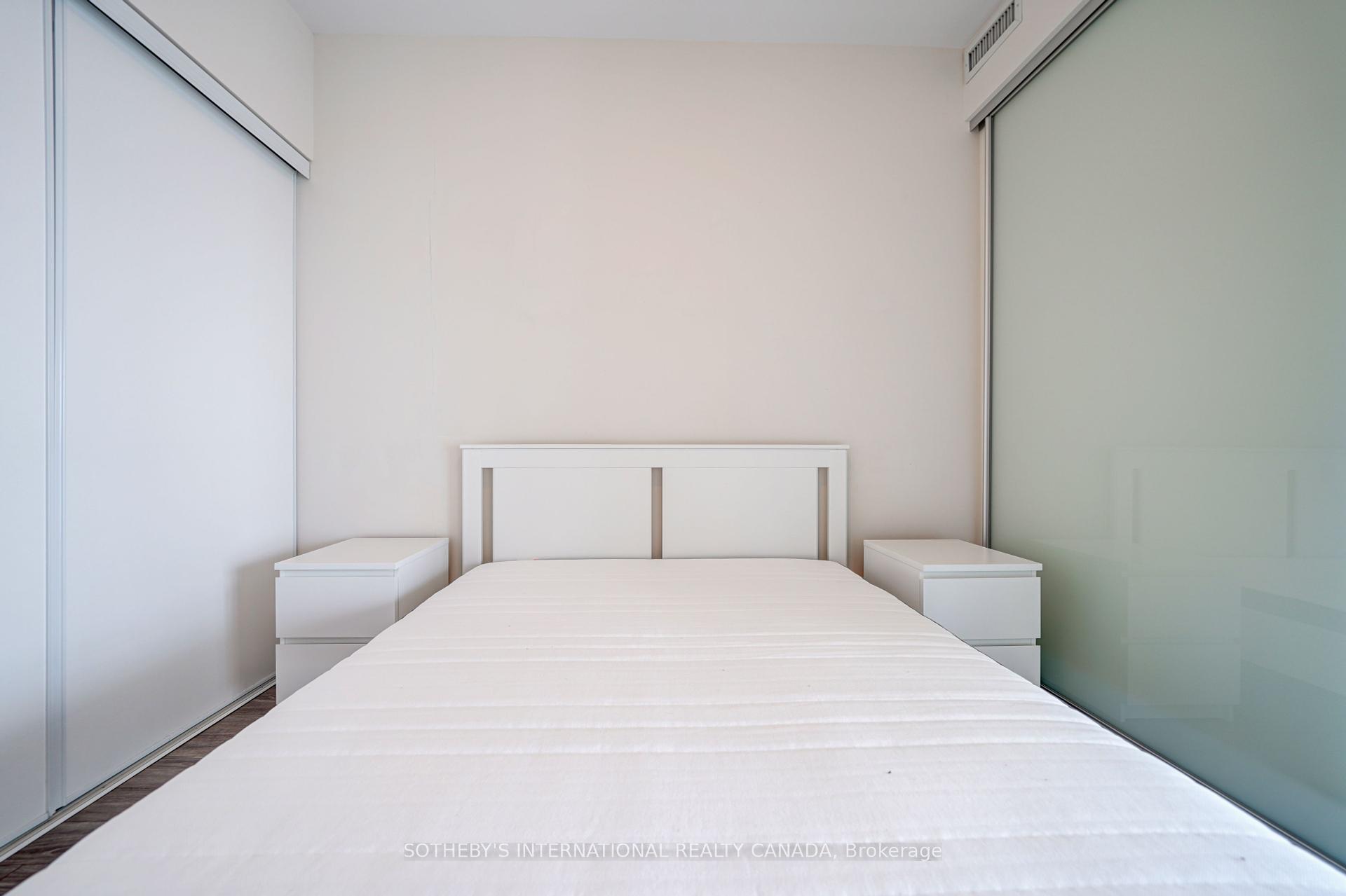 2 Bedrooms Condo at 300 Front, Toronto For sale