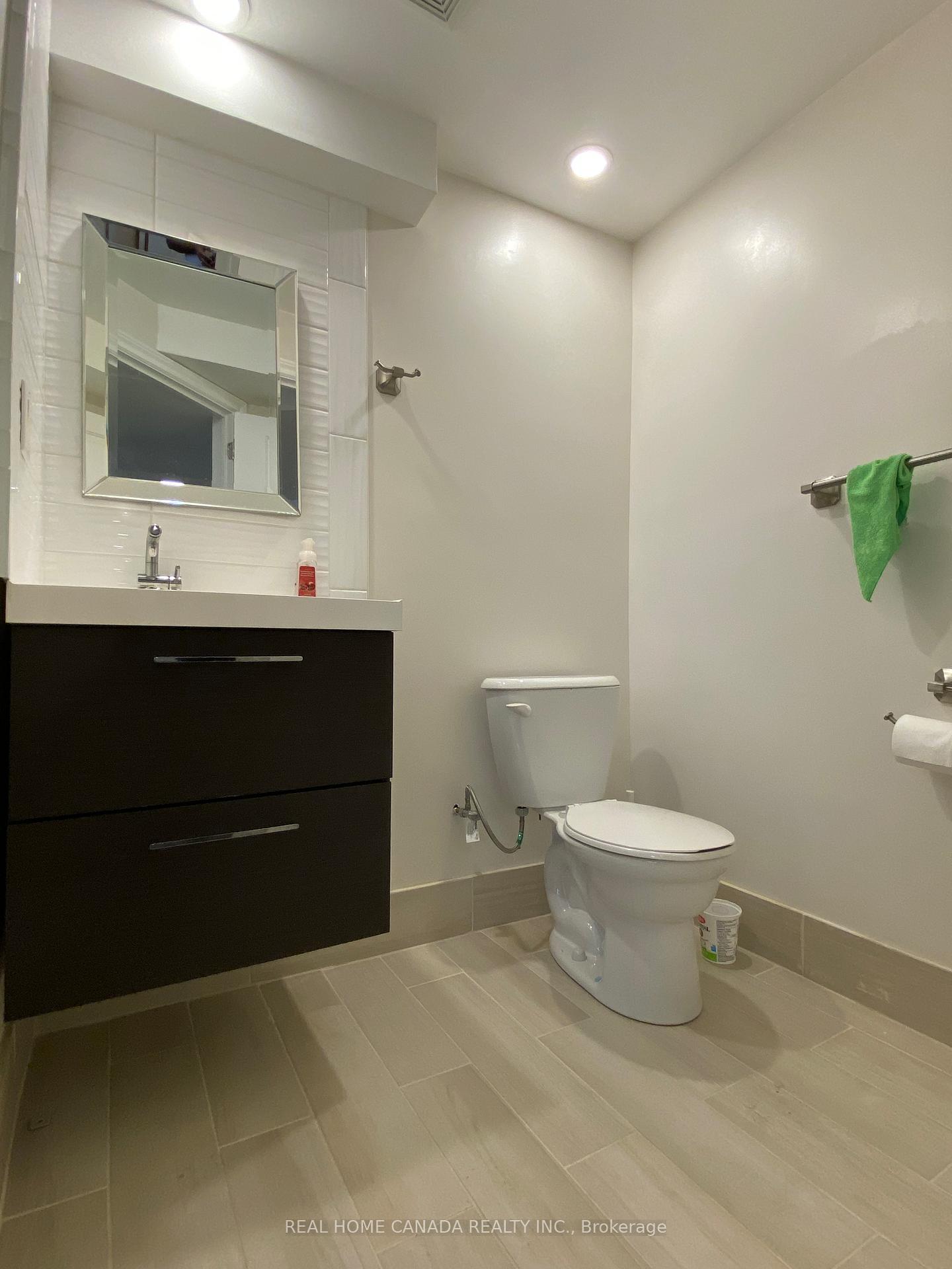 3 Bedrooms Condo at 370 Stonehenge,  Hamilton For sale
