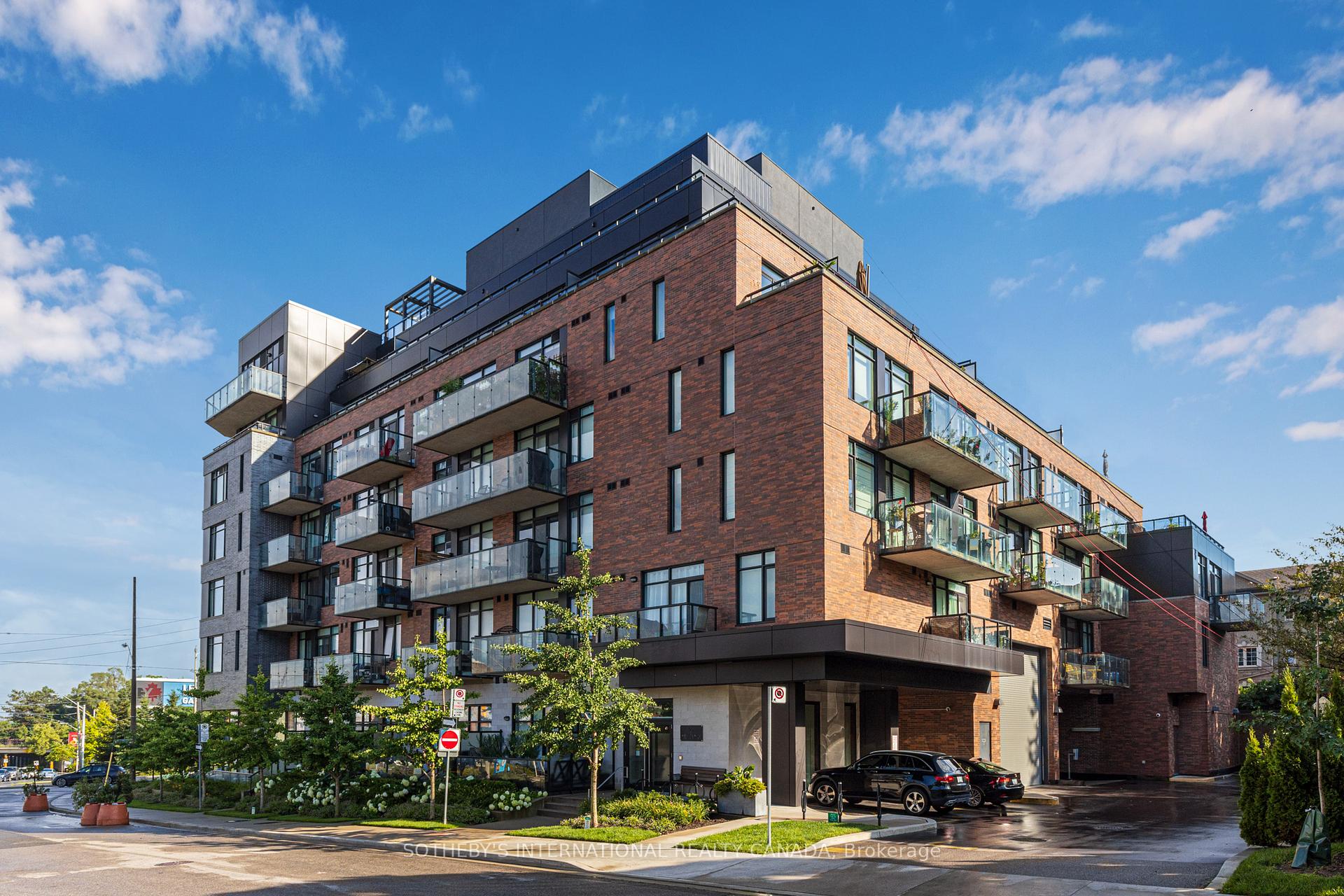 4 Bedrooms Condo at 25 Malcolm, Toronto For sale