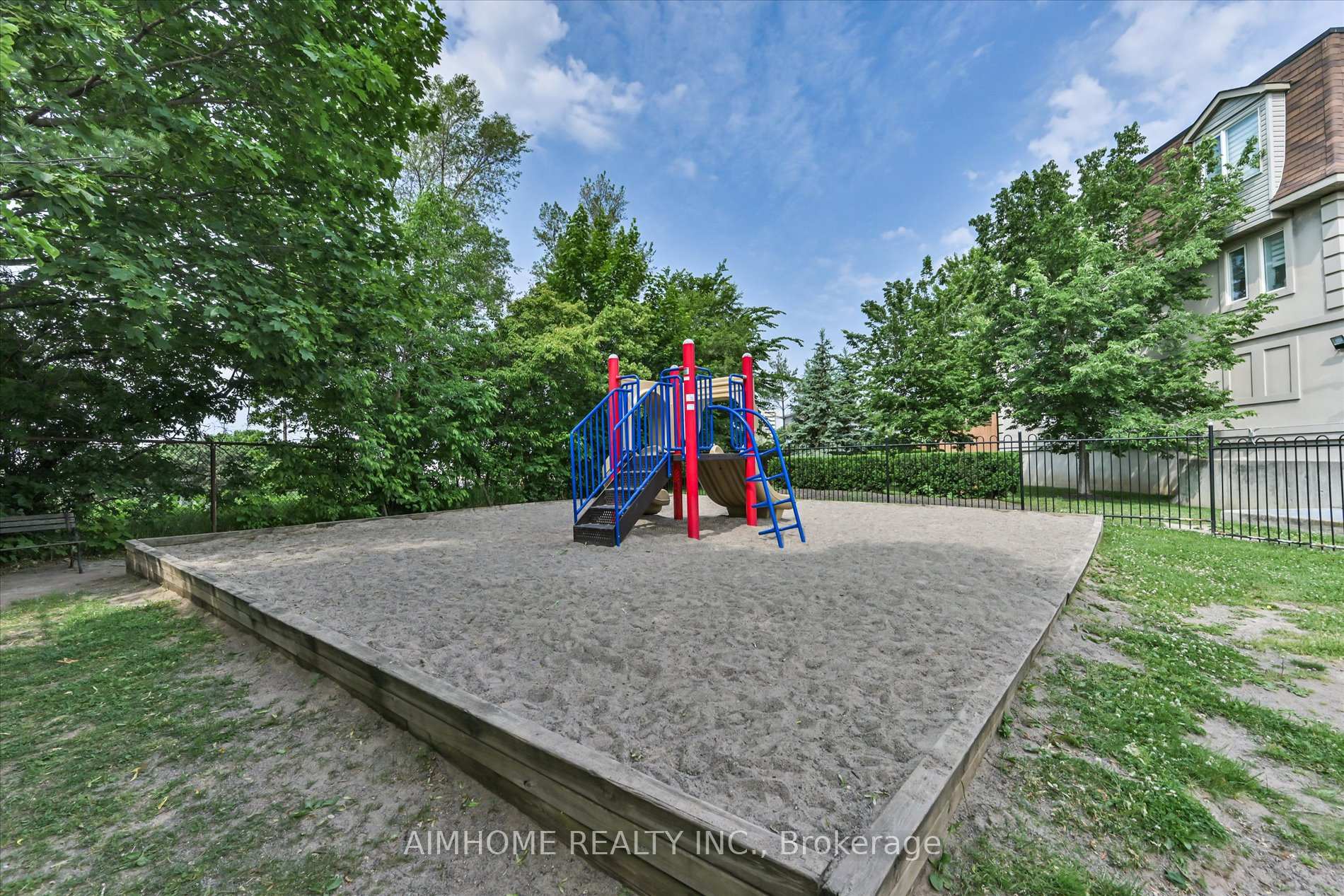 3 Bedrooms Condo at 55 George Appleton, Toronto For sale