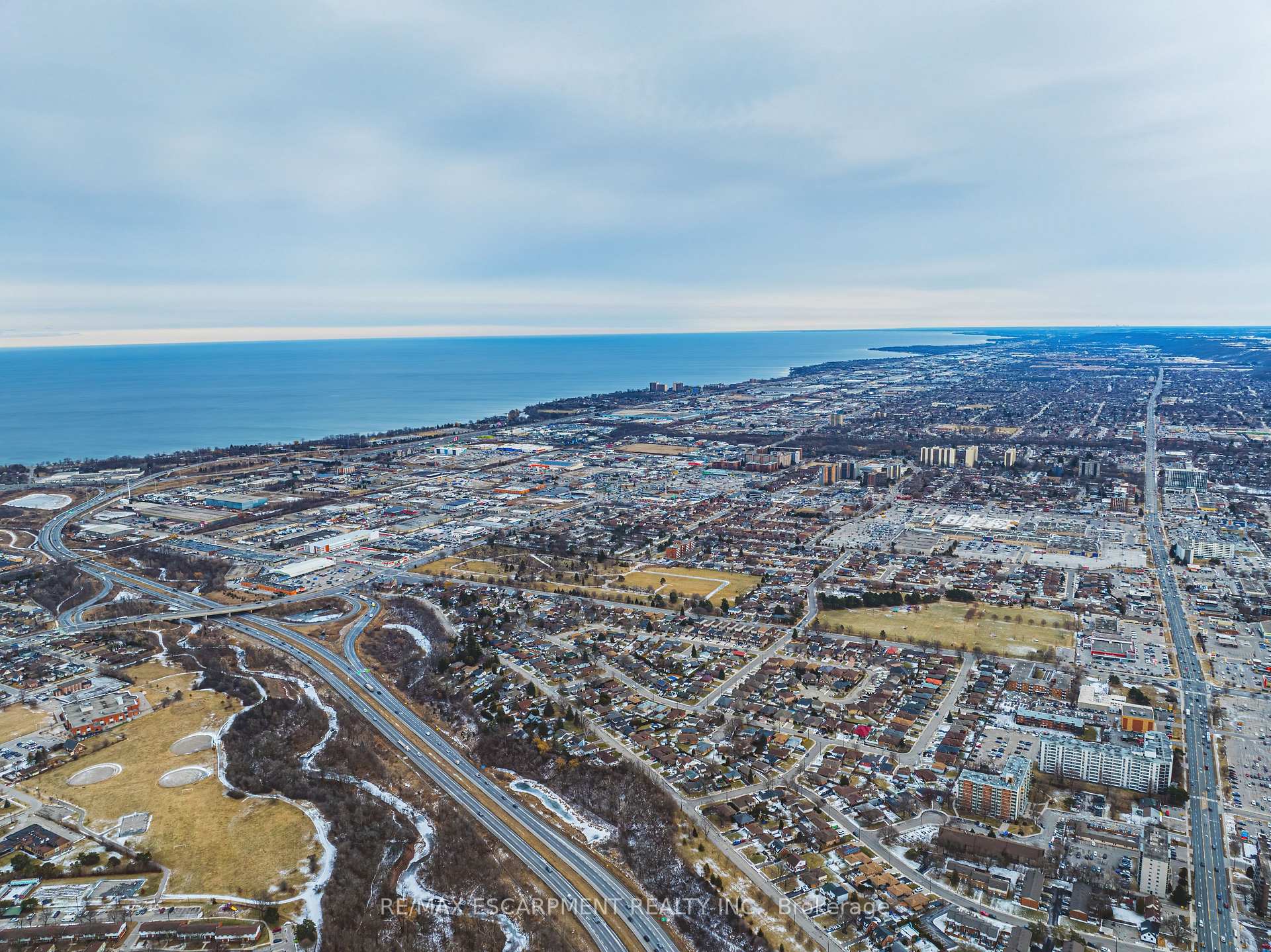 3 Bedrooms Condo at 55 Dryden,  Hamilton For sale