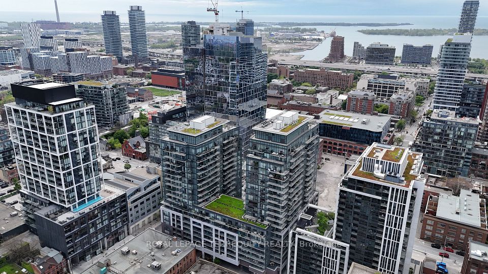 460 Adelaide