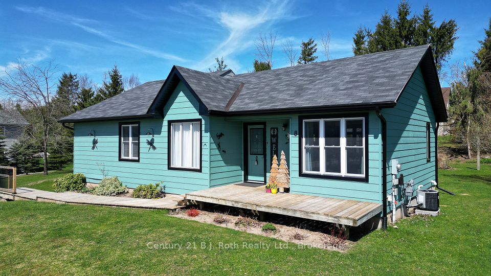 8 AGNES Street, Oro-Medonte, ON L0K 1N0