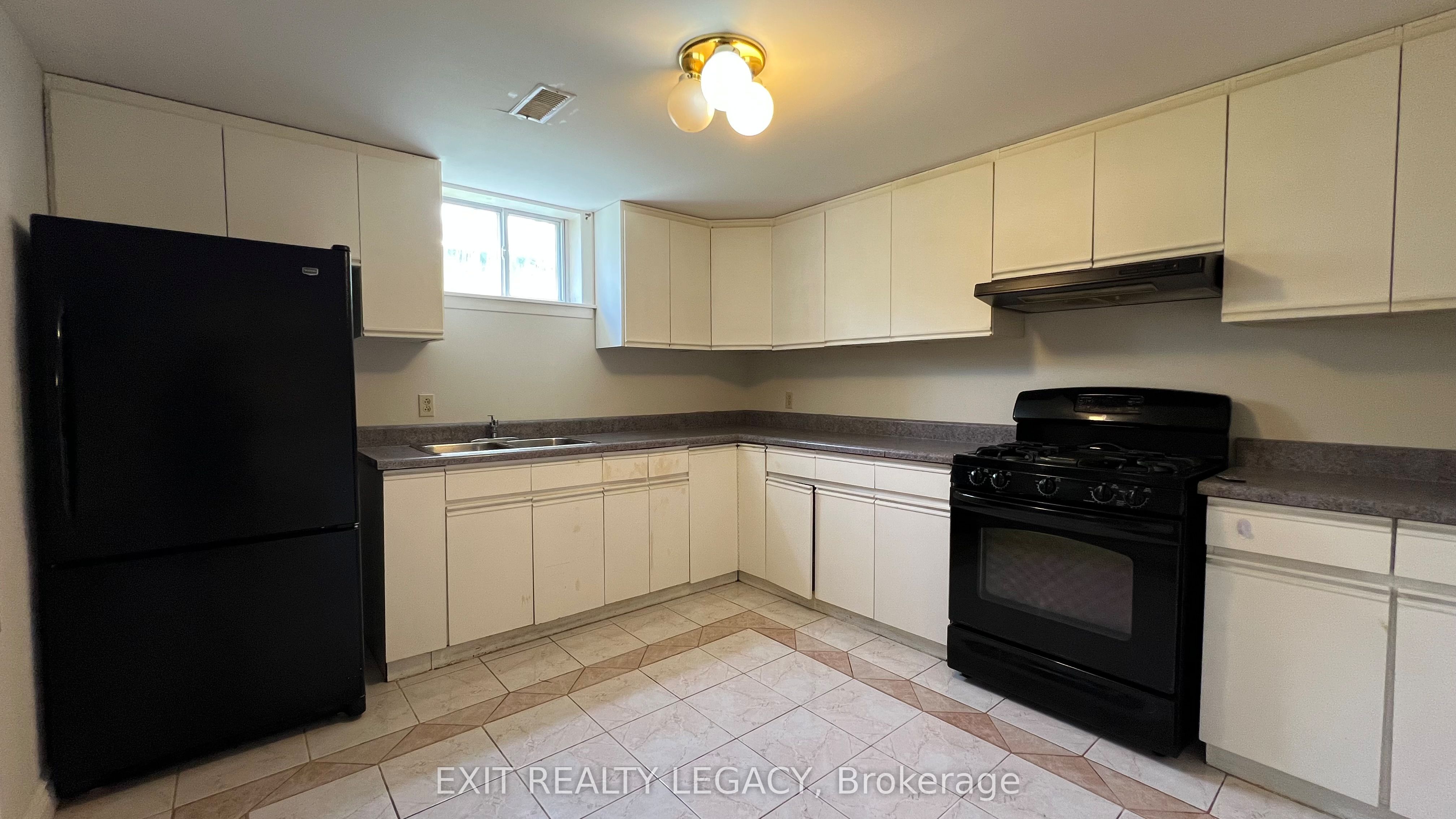 89 Bond Crescent