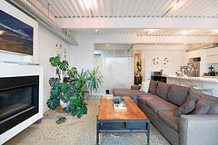 214 Bathurst Street PH 3B