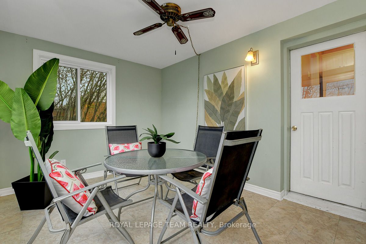 2027 Ogilvie Road, BeaconHillNorthSouthandArea, ON K1J 7P1