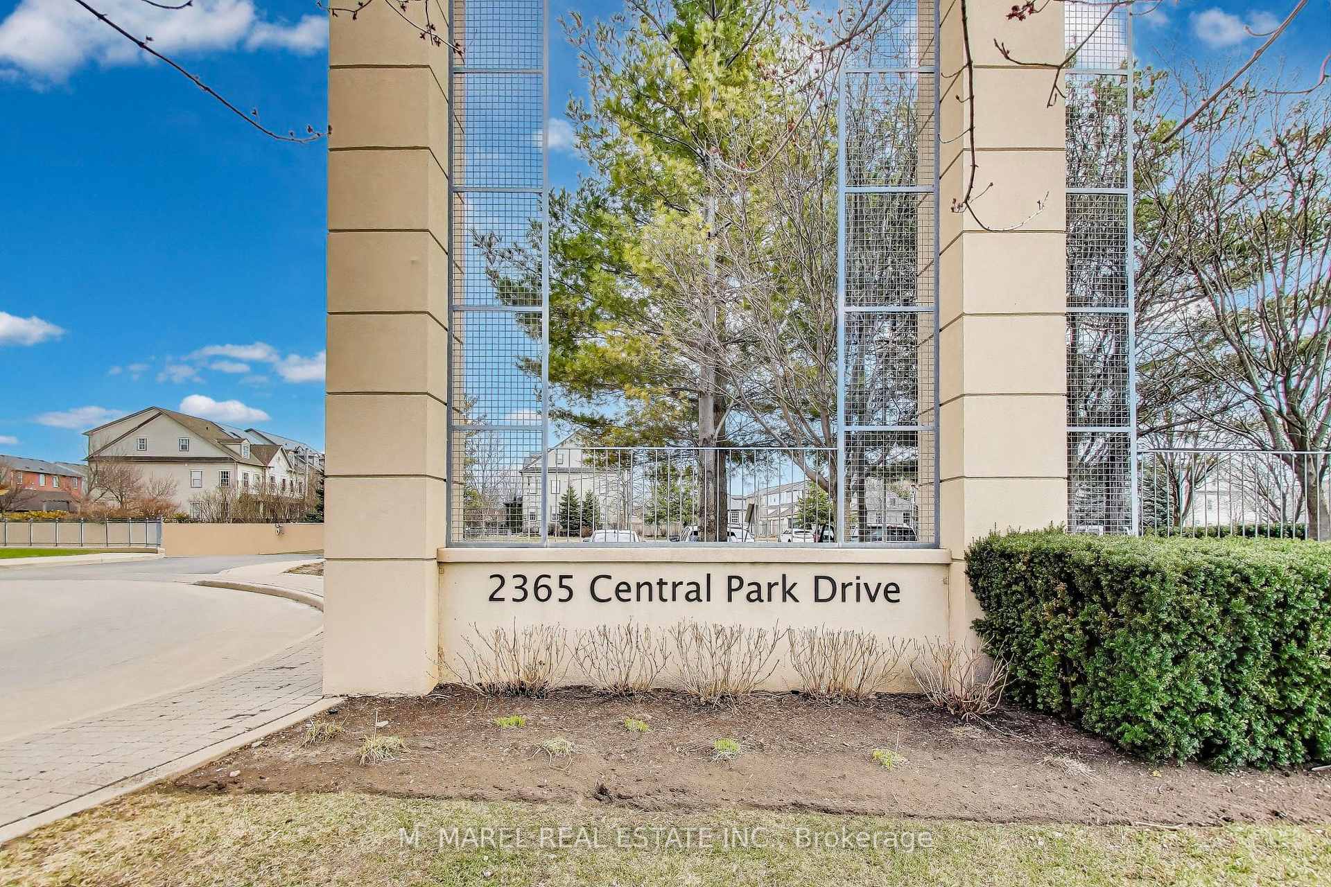1 Bedroom Condo at 2365 Central Park,  Oakville For sale