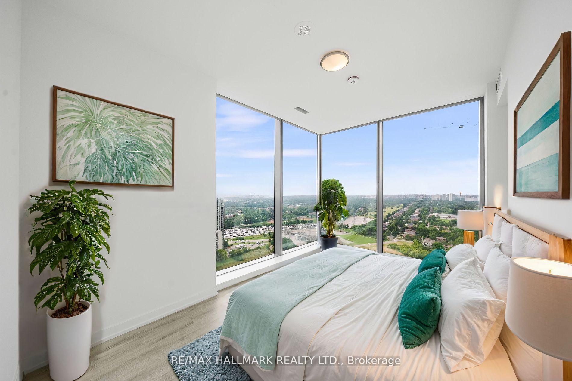 2 Bedrooms Condo at 7 Golden Lion,  Toronto For sale