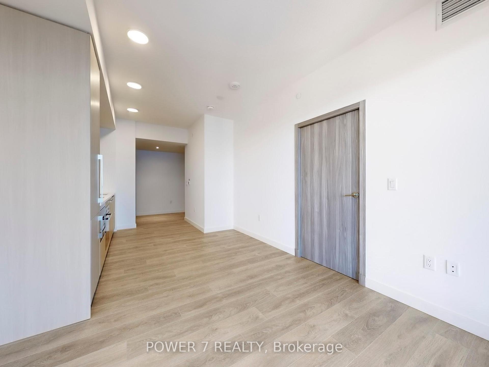 1 Bedroom Condo at 27 McMahon,  Toronto For sale