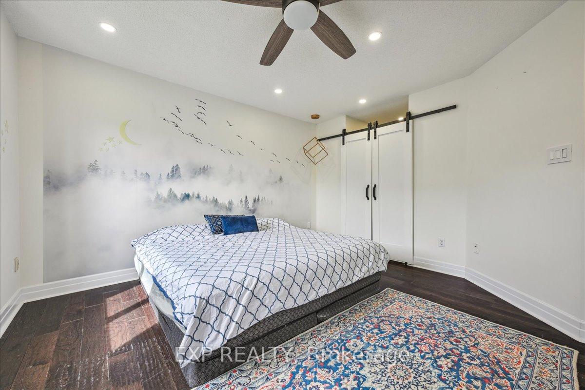 3 Bedrooms Condo at 2920 Headon Forest, Burlington For sale