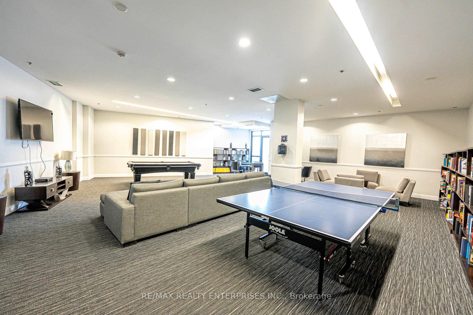 2 Bedrooms Condo at 2900 Highway 7, Vaughan For sale
