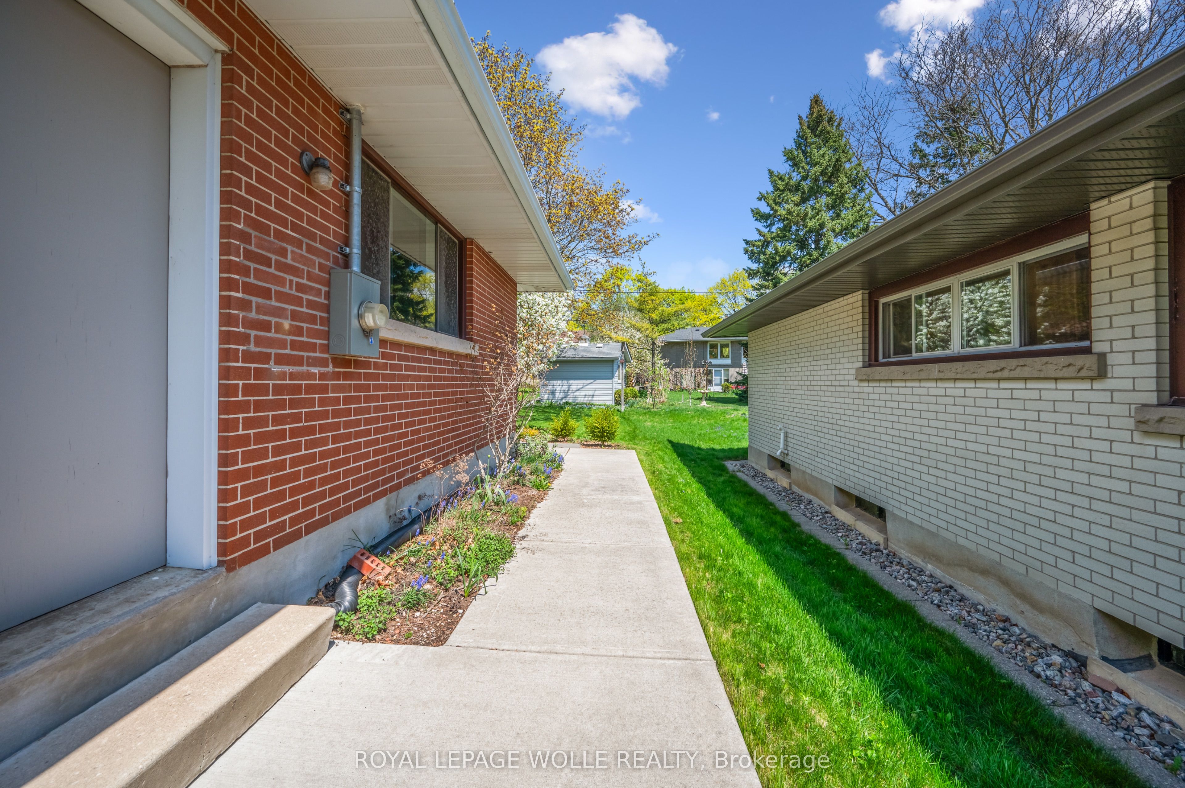 136 Warren Road