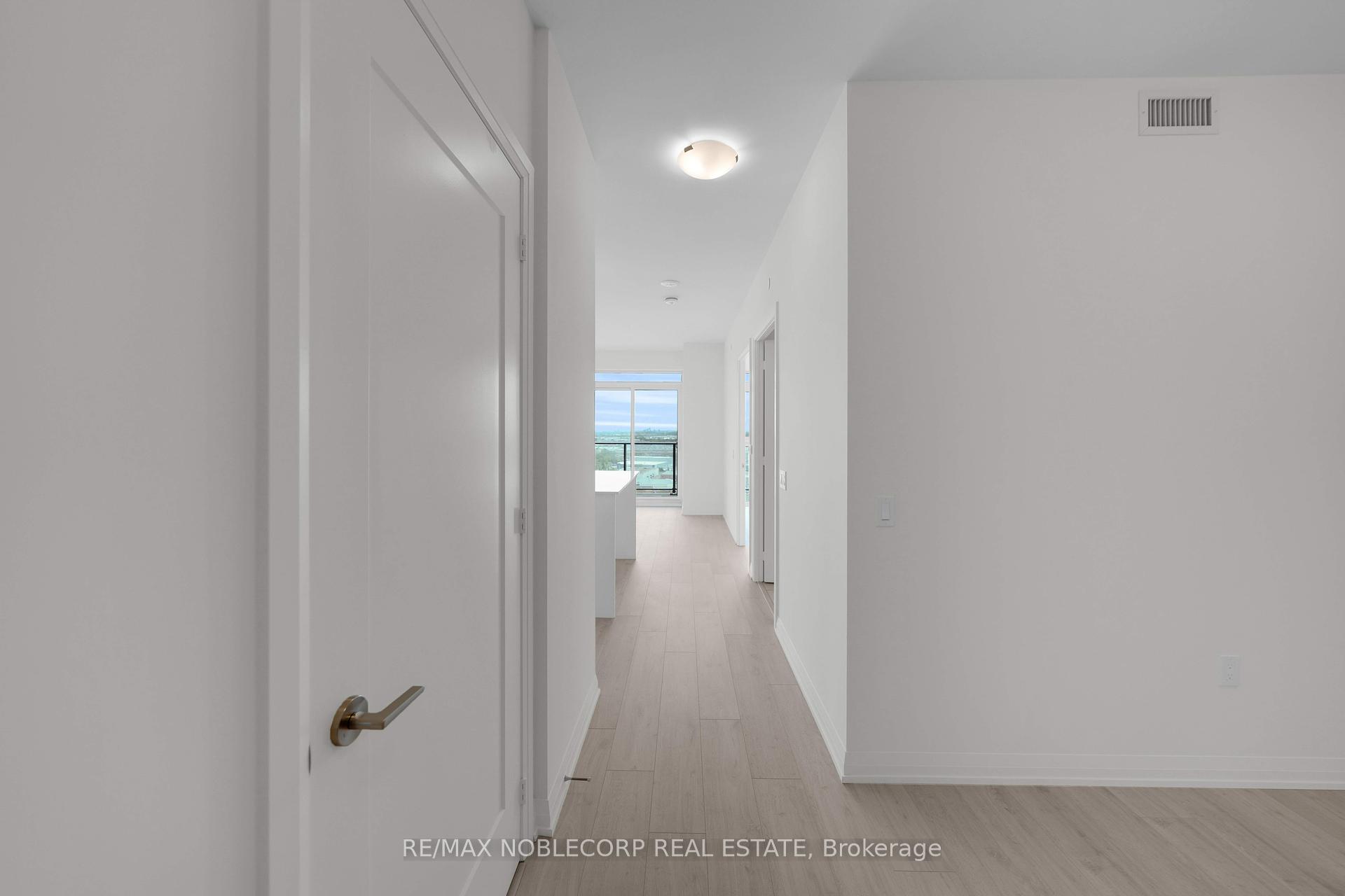 1 Bedroom Co-op at 8960 Jane, Vaughan For sale