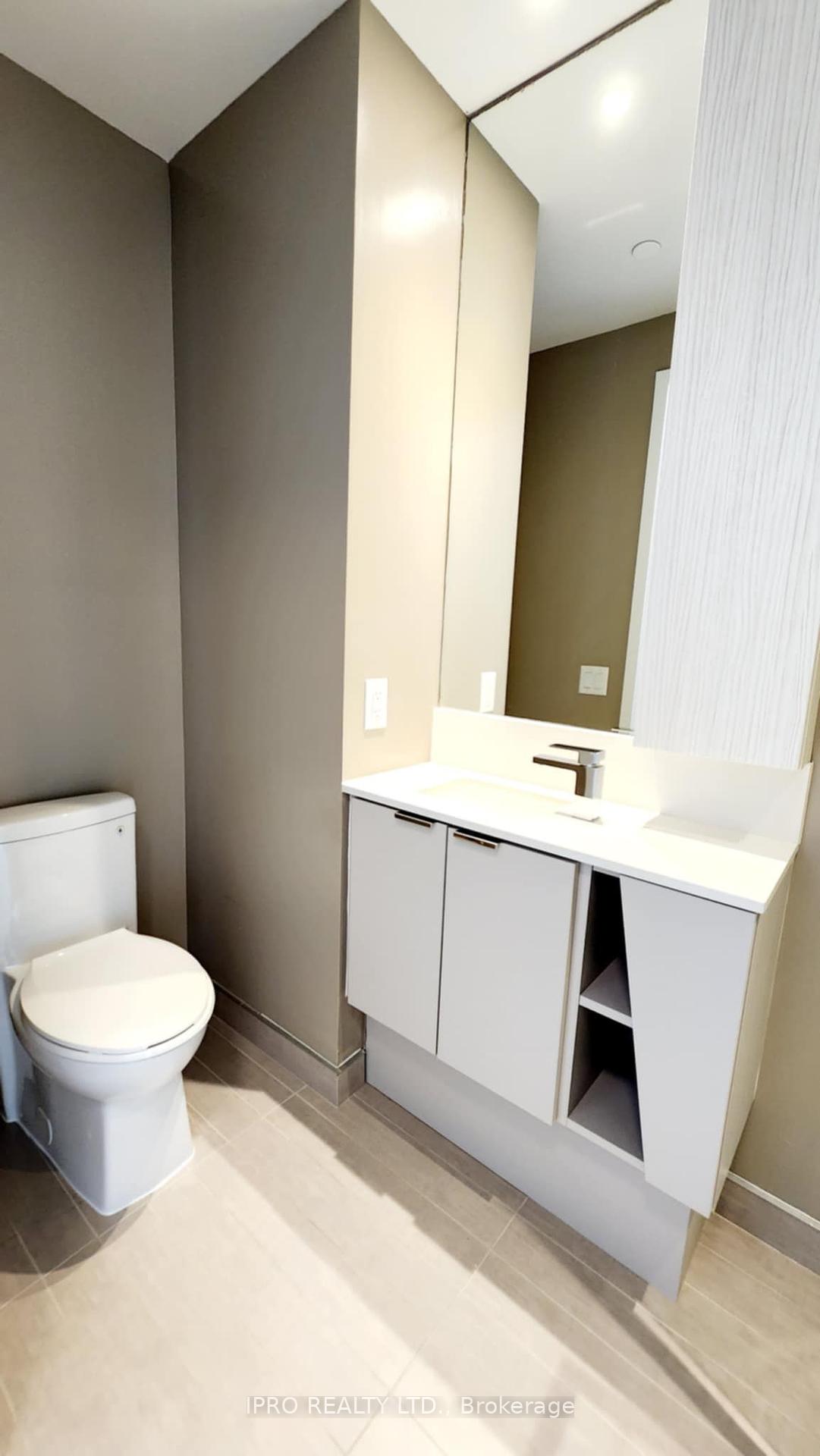 2 Bedrooms Condo at 3883 Quartz, Mississauga For sale