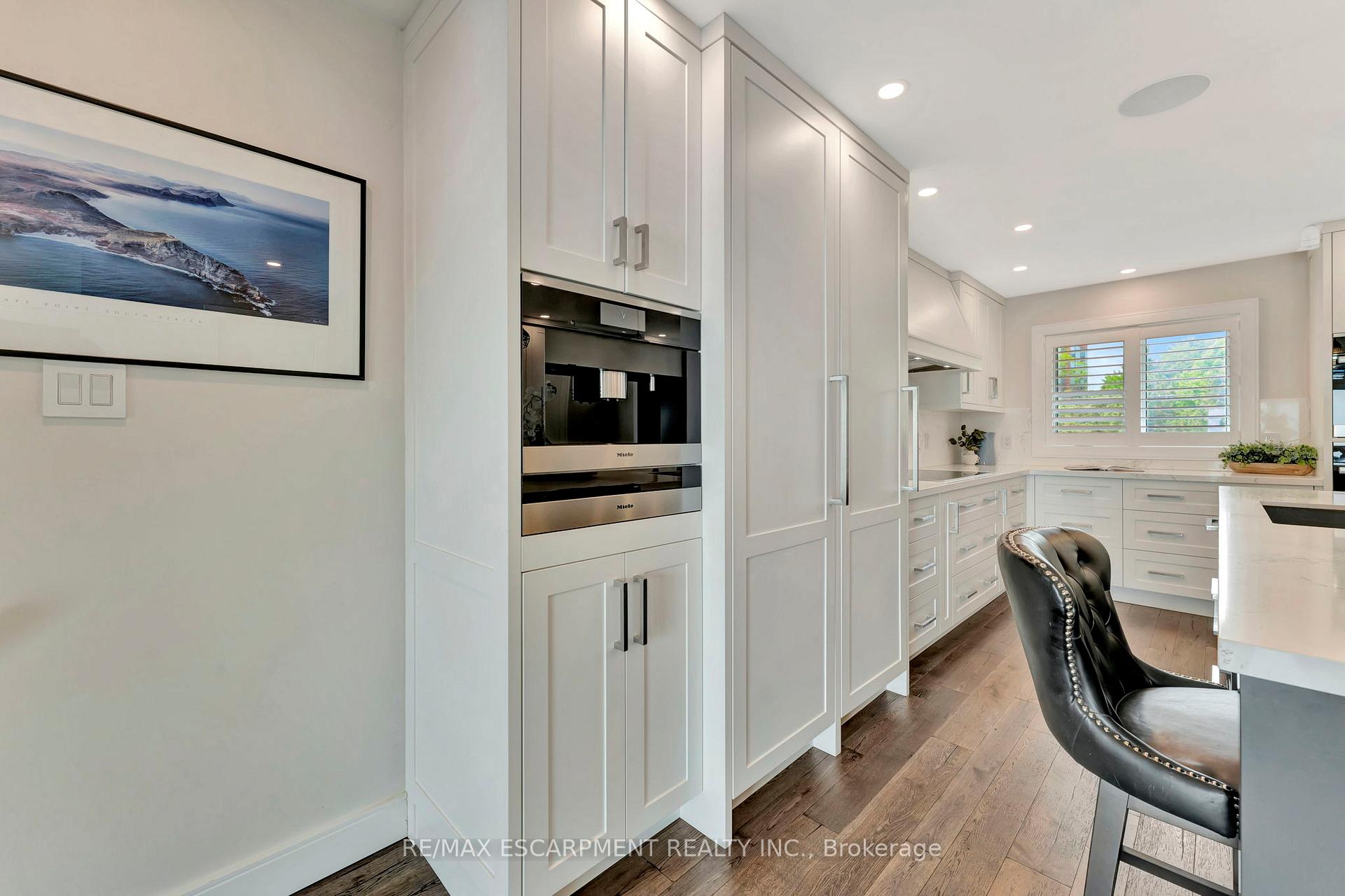 1 Bedroom Condo at 2136 Old Lakeshore, Burlington For sale