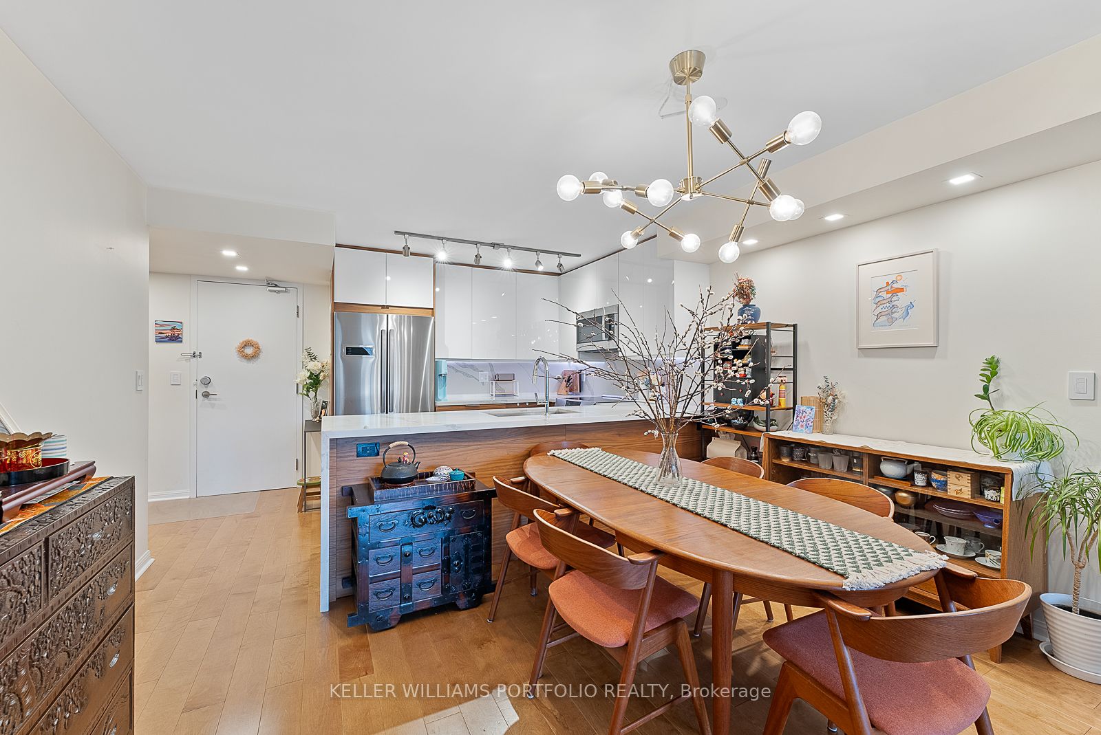 330 Adelaide Street E, #401